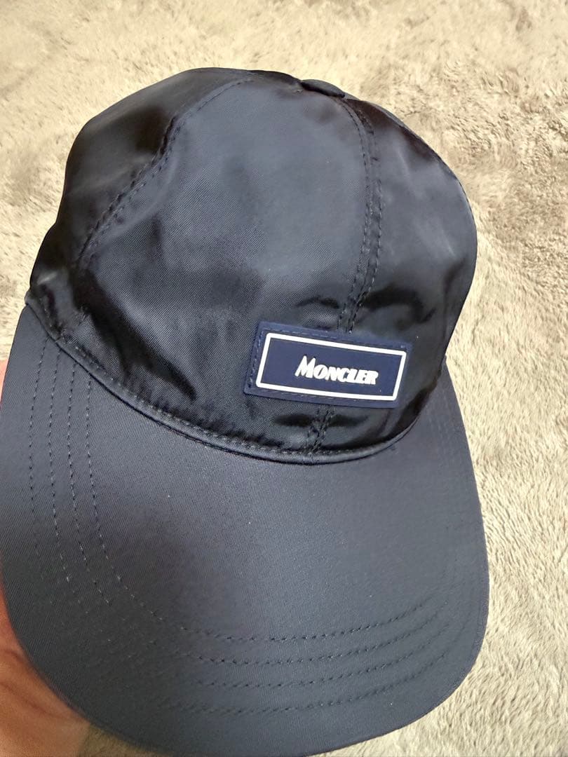 Moncler 黒 ベースボールキャップ