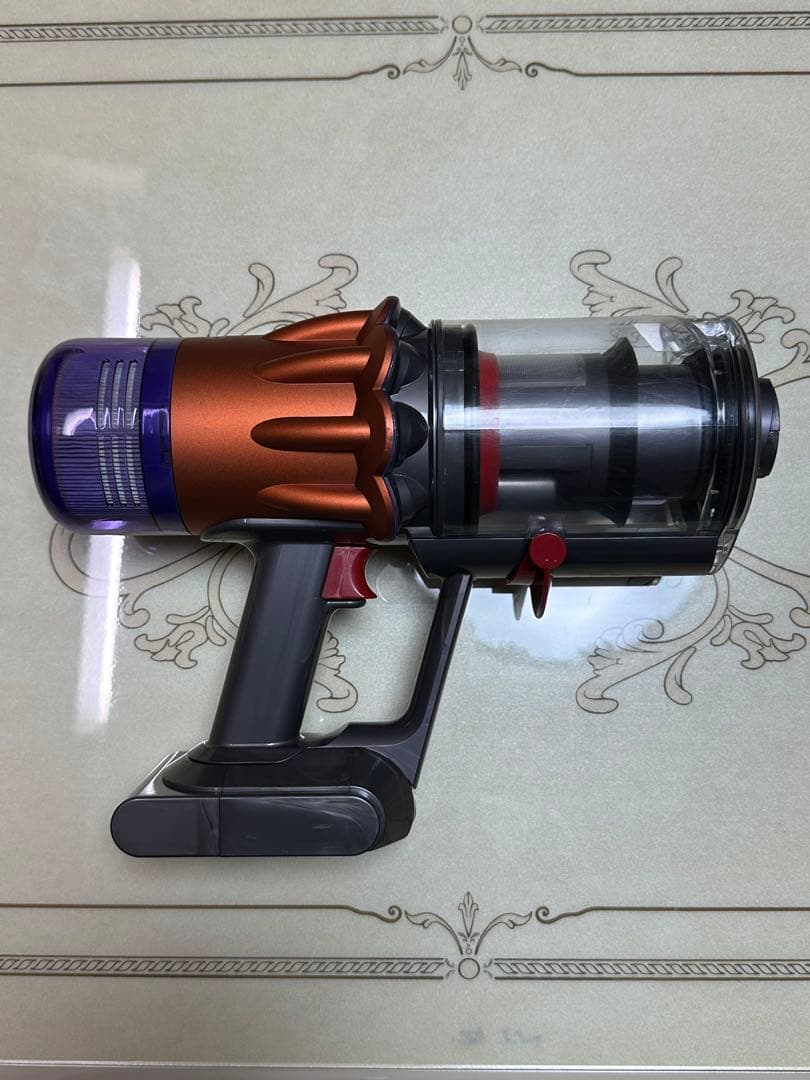 dyson デジタルスリム　SV18 コードレス掃除機　分解清掃済　匿名配送