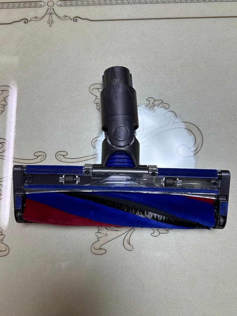 dyson デジタルスリム　SV18 コードレス掃除機　分解清掃済　匿名配送