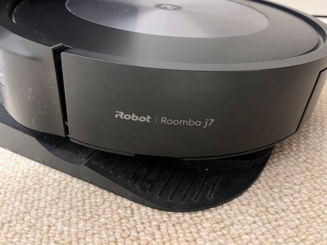 ルンバj7＋ロボット掃除機 本体 充電ドック付き　メーカー箱無し
