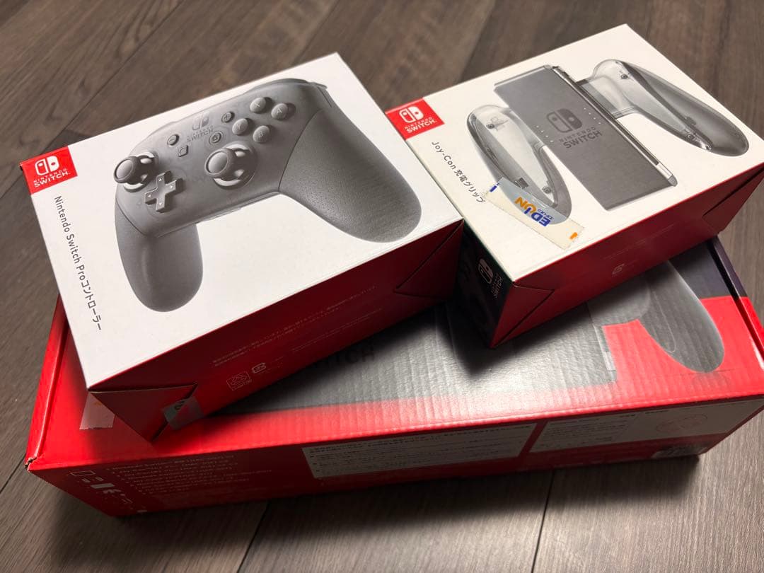 値下げNintendo Switch グレー &プロコン&ジョイコン充電グリップ