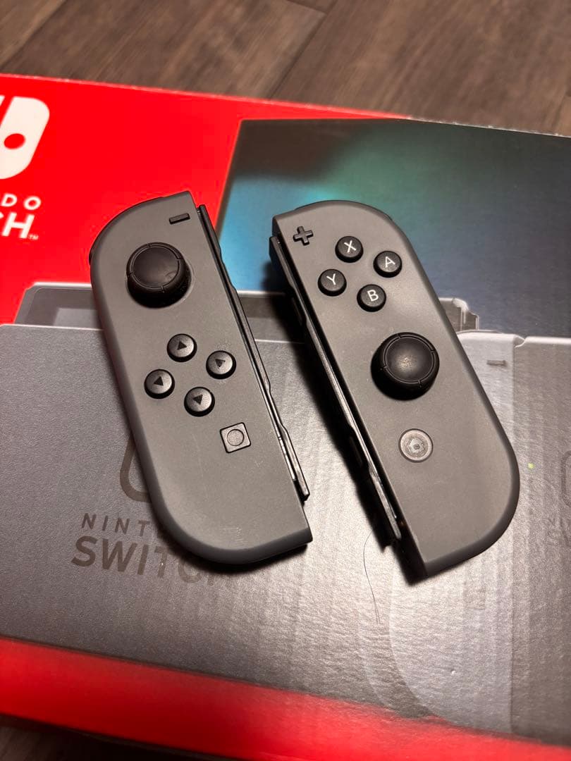 値下げNintendo Switch グレー &プロコン&ジョイコン充電グリップ