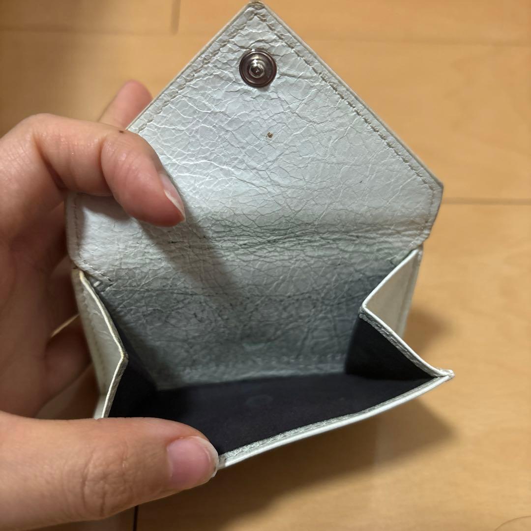 写真の通り傷や汚れが気になる方は購入お控え下さい。