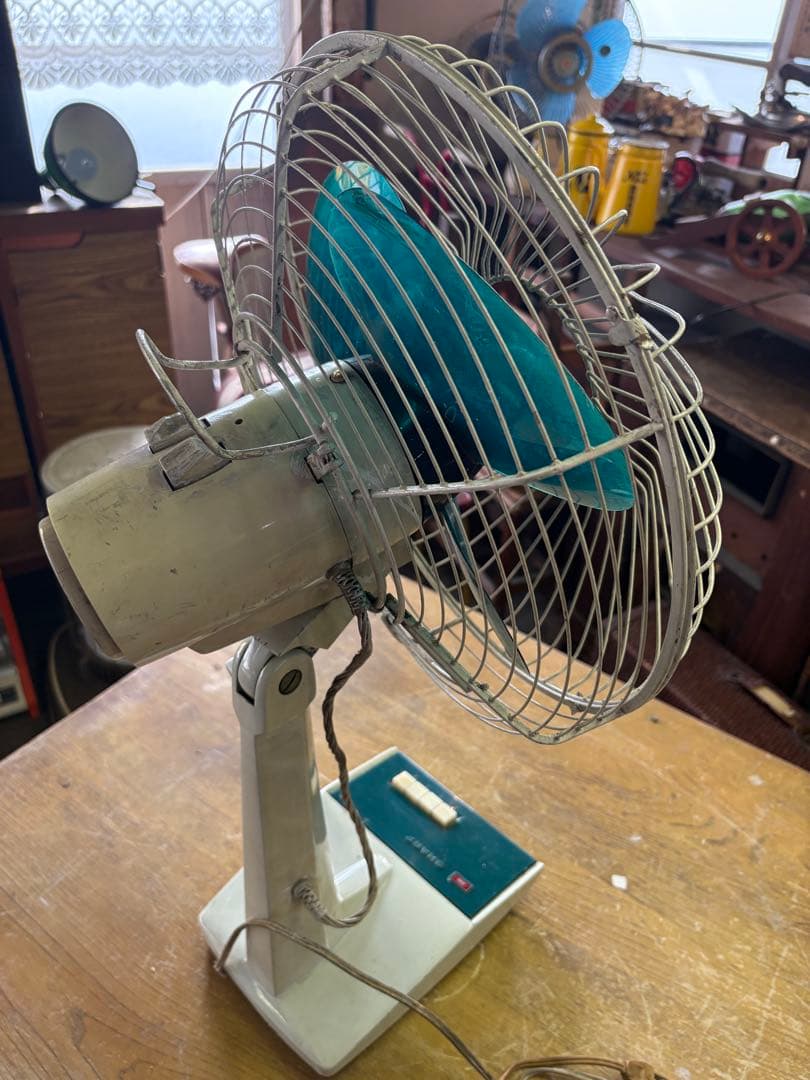 昭和レトロ　SHARP スタンド型扇風機 鉄扇風機　昭和家電　レトロ扇風機