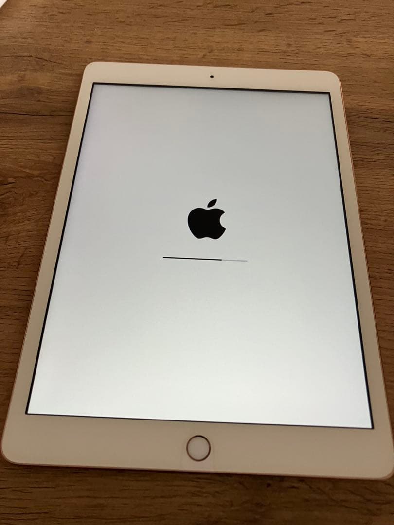 【最終値下げ】 iPad 第8世代　本体　ペン+ケース付き