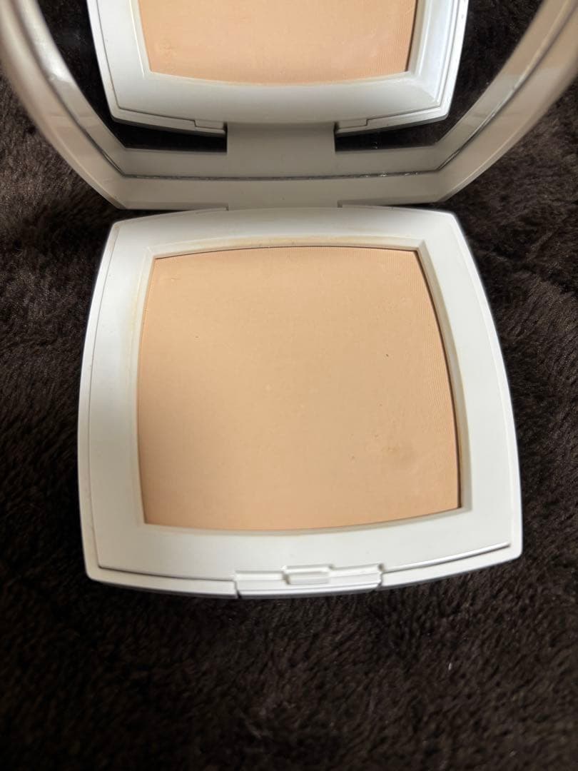 シャネル　ルブランコンパクトラディアンス　12 BEIGE ROSE