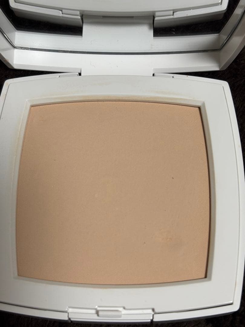 シャネル　ルブランコンパクトラディアンス　12 BEIGE ROSE