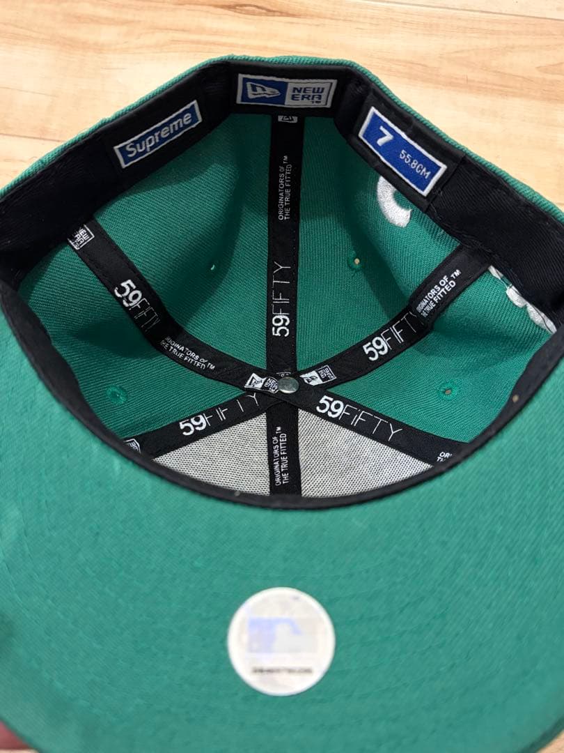 supreme NEWERA グリーンキャップ