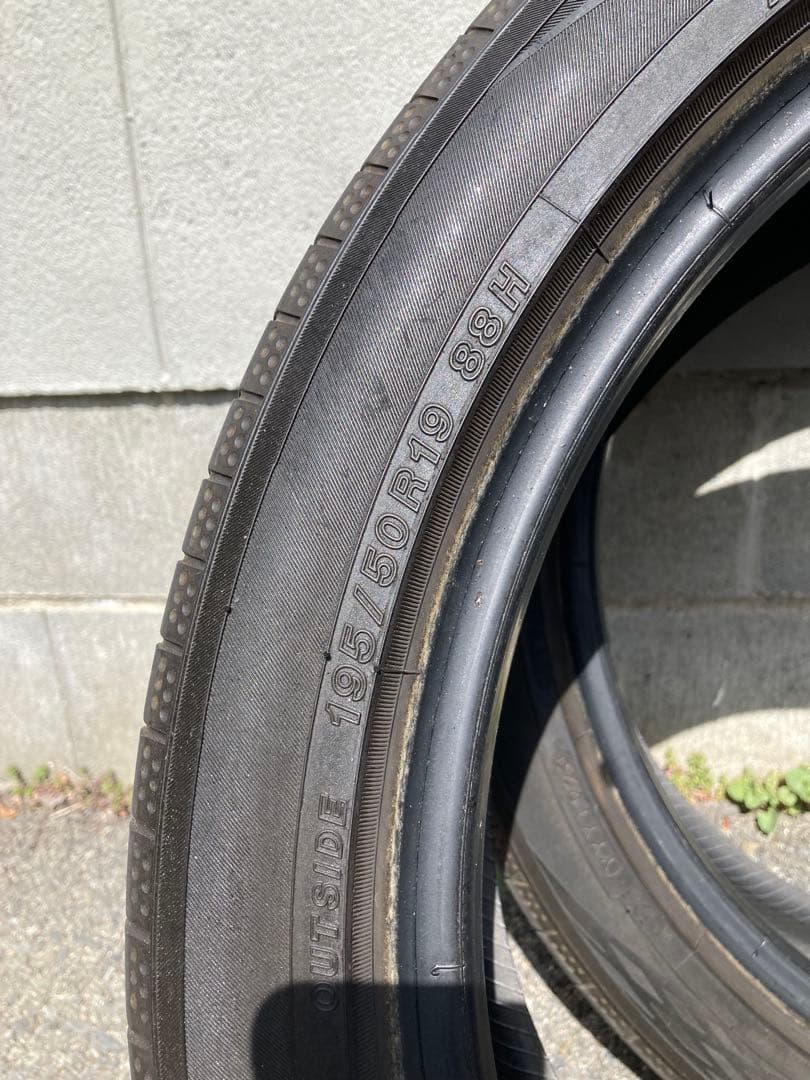 YOKOHAMA BluEarth-GT 195/50/19インチ１本の値段です