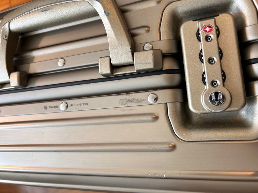 【カレラ】RIMOWA チタニウム 機内持込可 キャリーケース 正規品