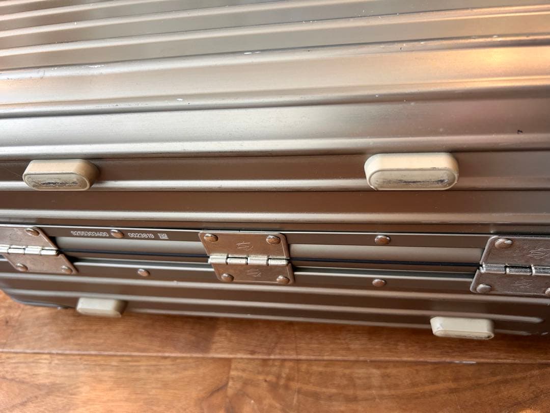 【カレラ】RIMOWA チタニウム 機内持込可 キャリーケース 正規品