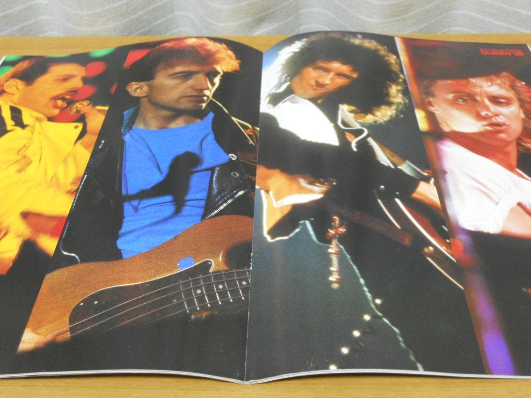 QUEEN - live killers（LP）とパンフレット（1985年来日）