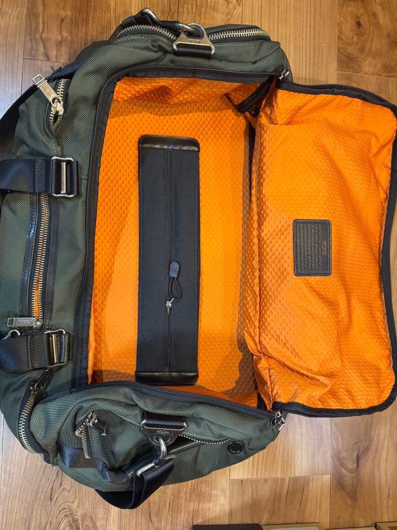 TUMI 旅行用バック　46×25×17cm 肩掛けあり