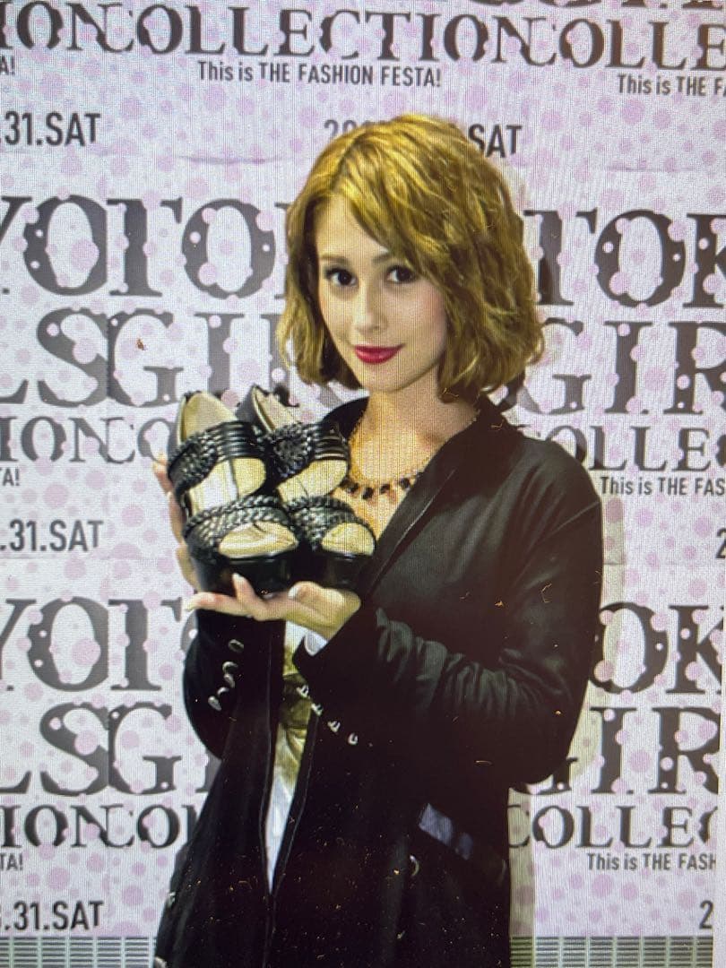 ダレノガレ明美さん愛用　 PARTY (ロイヤルパーティー) サンダル