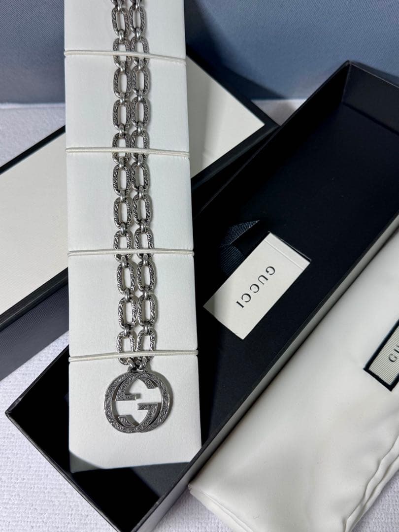 Gucci シルバー ネックレス ロゴ