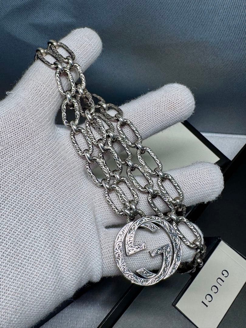 Gucci シルバー ネックレス ロゴ
