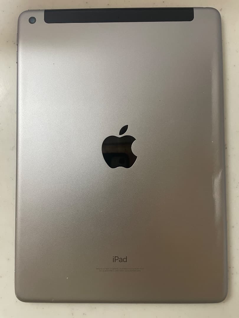 Apple iPad 第6世代 (モデル A1954) シルバー