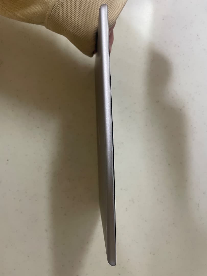 Apple iPad 第6世代 (モデル A1954) シルバー