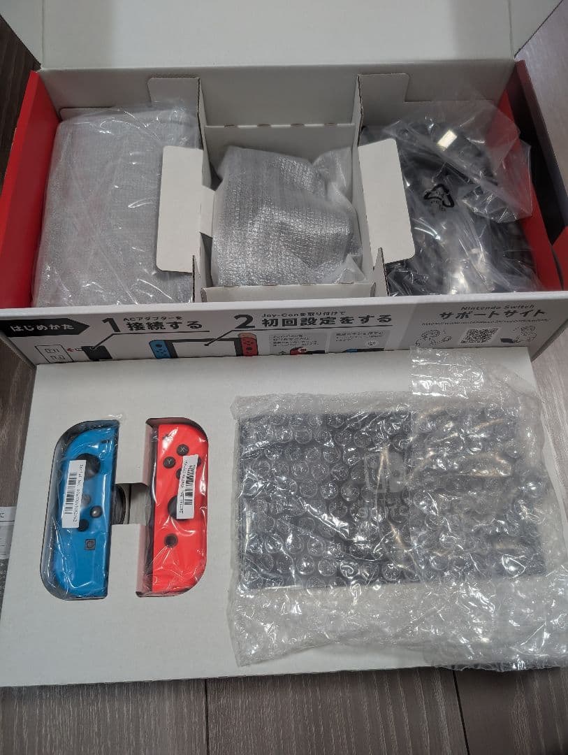 Nintendo Switch ネオンブルー/レッド 本体とケースとクリアカバー
