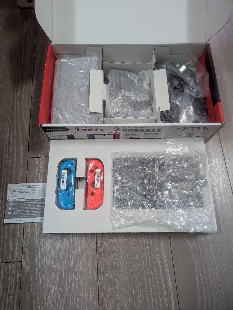 Nintendo Switch ネオンブルー/レッド 本体とケースとクリアカバー