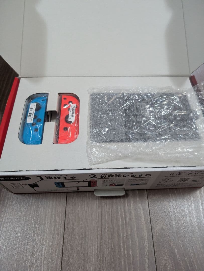 Nintendo Switch ネオンブルー/レッド 本体とケースとクリアカバー