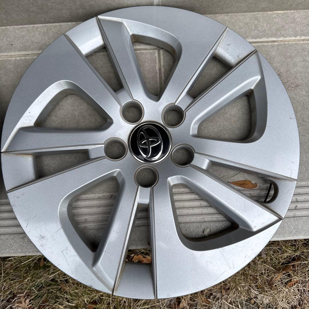 トヨタ プリウス　純正　15インチ ホイールキャップ　4枚セット　50系
