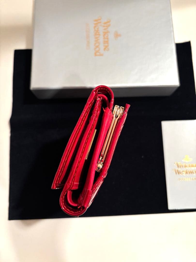 新品未使用❤︎Vivienne Westwood 3つ折り財布 エナメル 赤