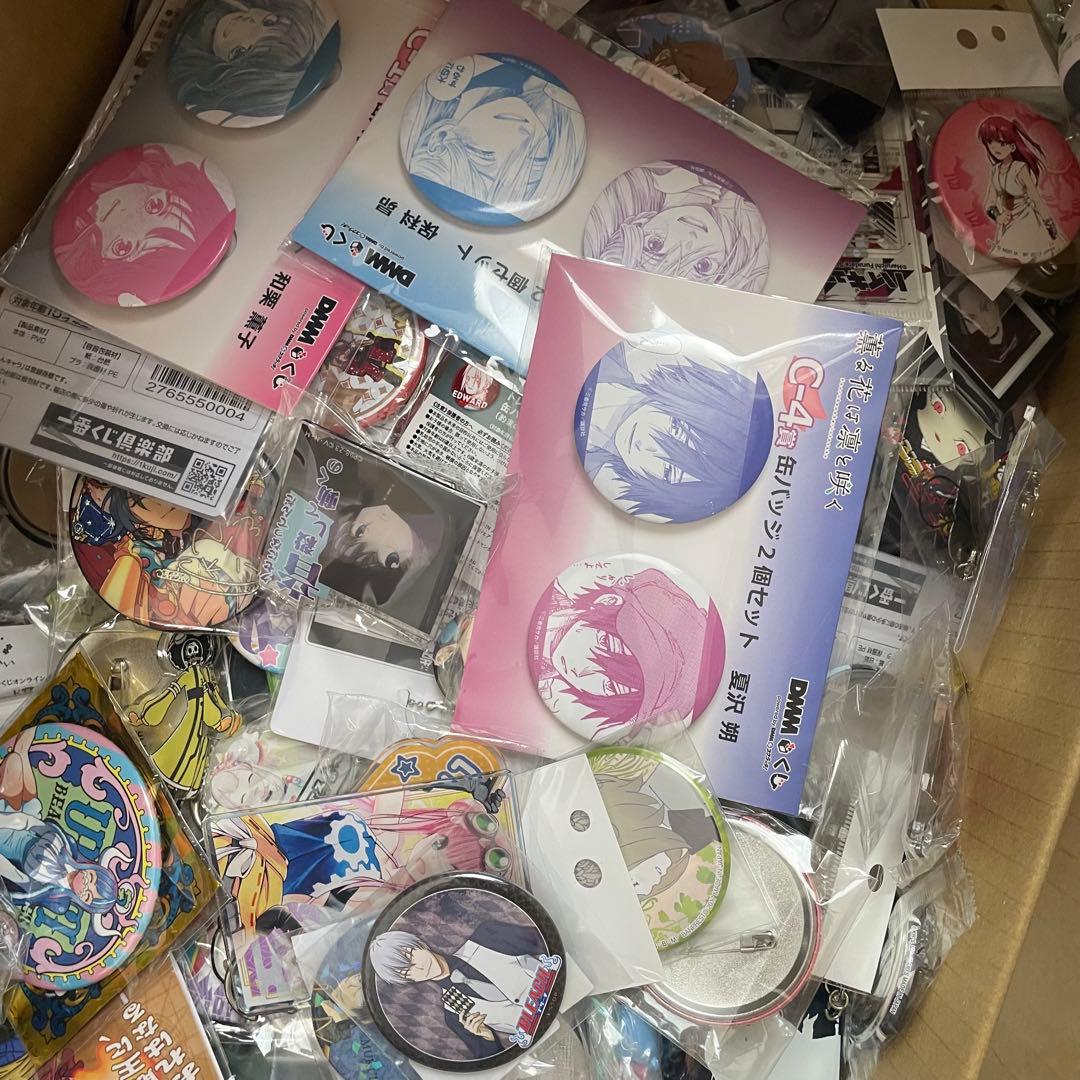 アニメグッズまとめ売り 大量 缶バッジ アクリル