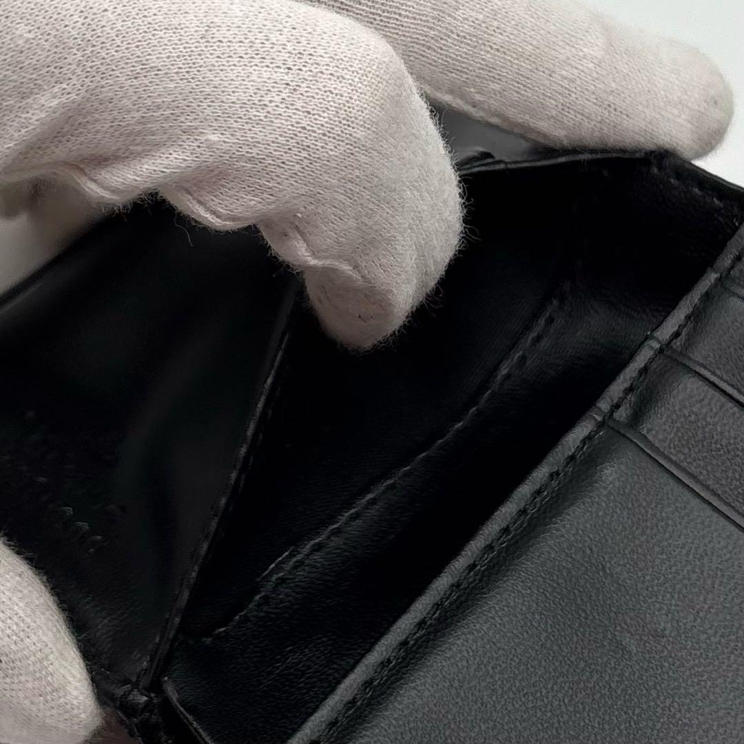 【美品】ヴィヴィアンウエストウッド レザー 二つ折り財布 オーブ 型押し ロゴ