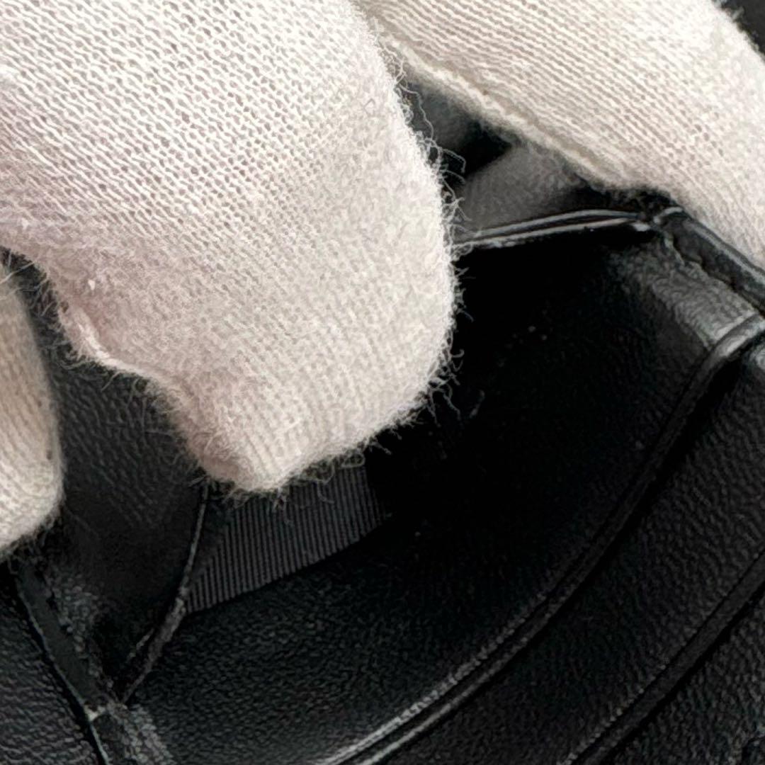 【美品】ヴィヴィアンウエストウッド レザー 二つ折り財布 オーブ 型押し ロゴ