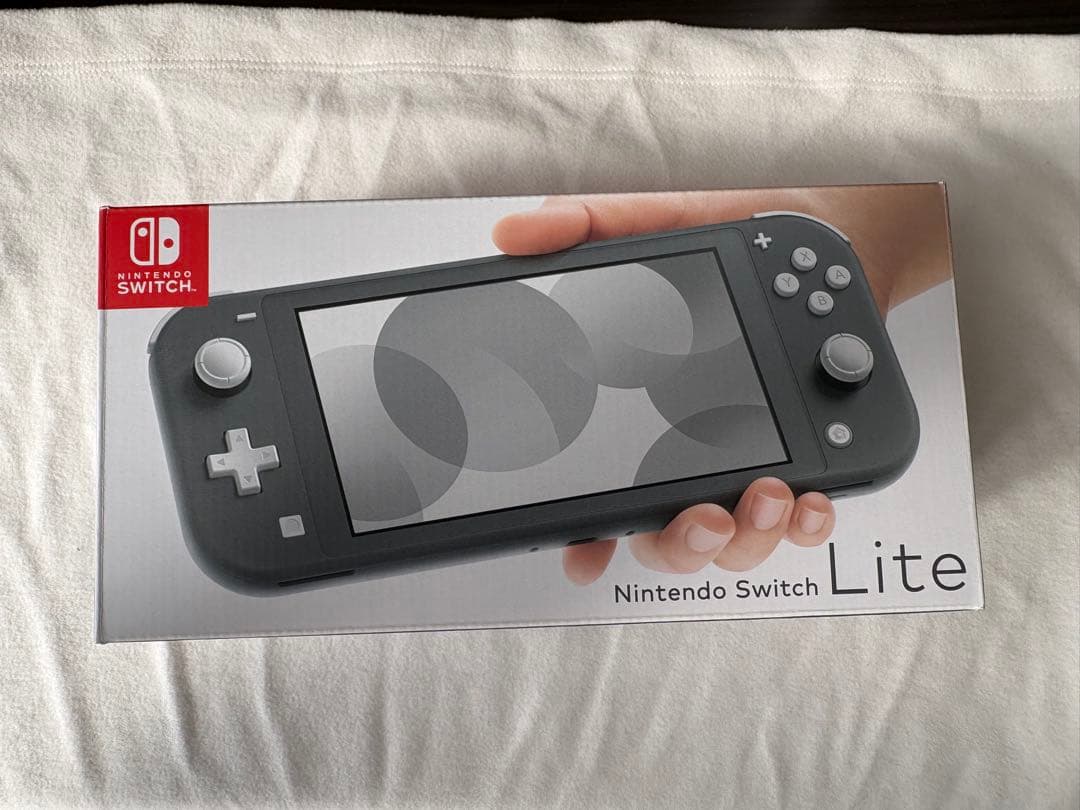【まりる】　Switch Lite 本体と保護フィルムなど一式