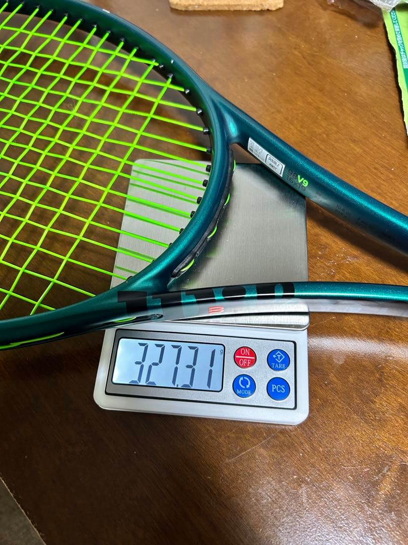 Wilson Blade98 v9 16×19 G2テニスラケット