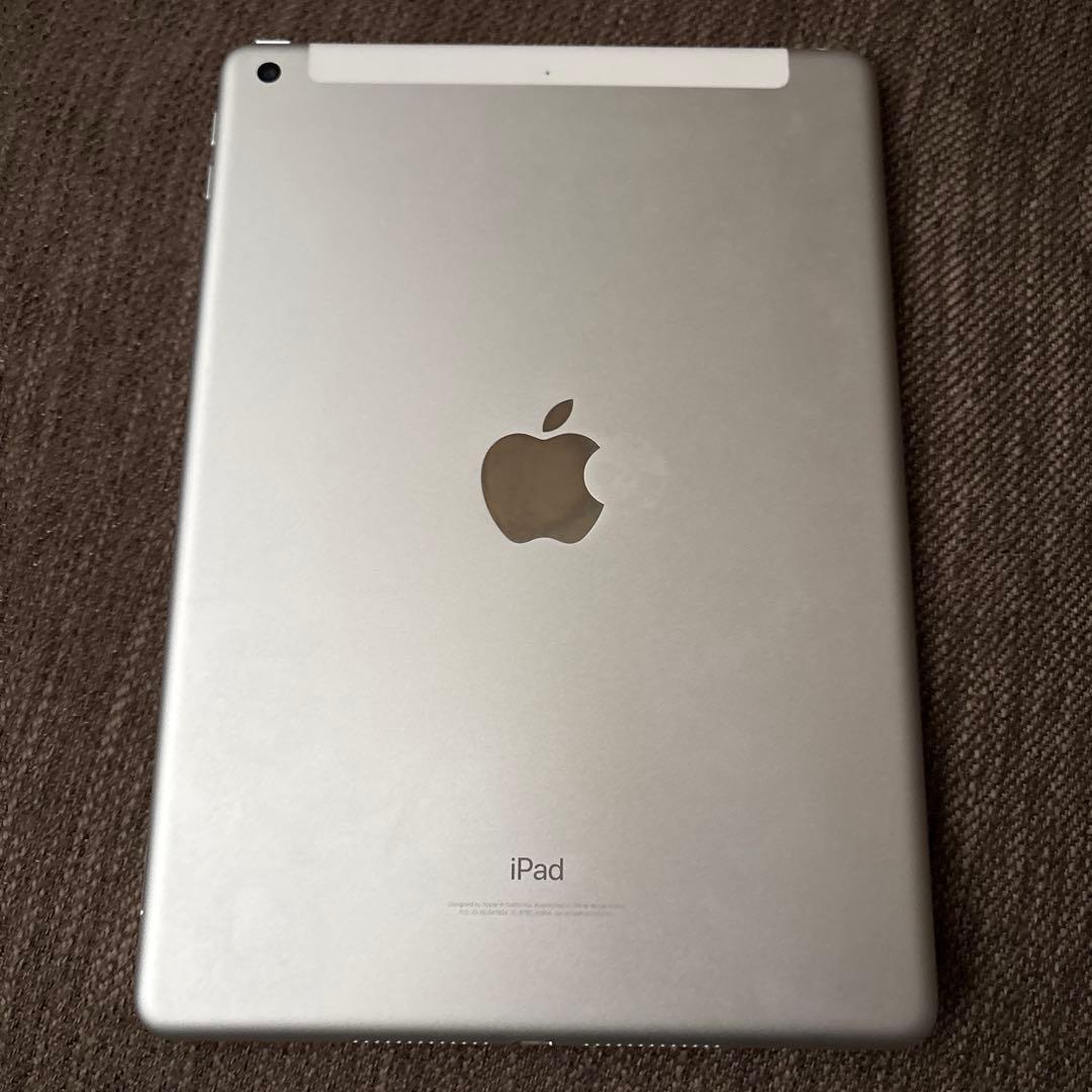 iPad 第6世代 32GB シルバー SIMロック解除済