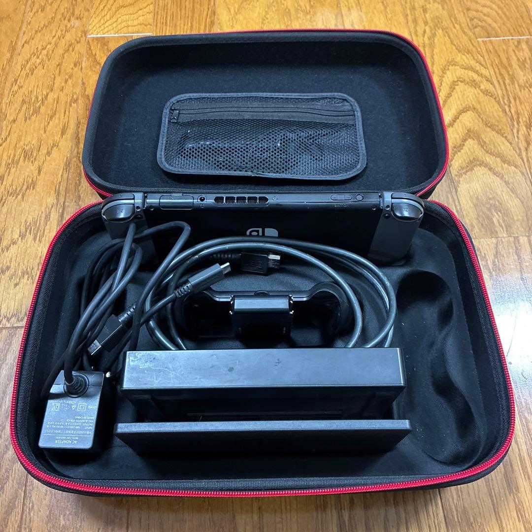 Nintendo Switch 本体 専用ケース付き