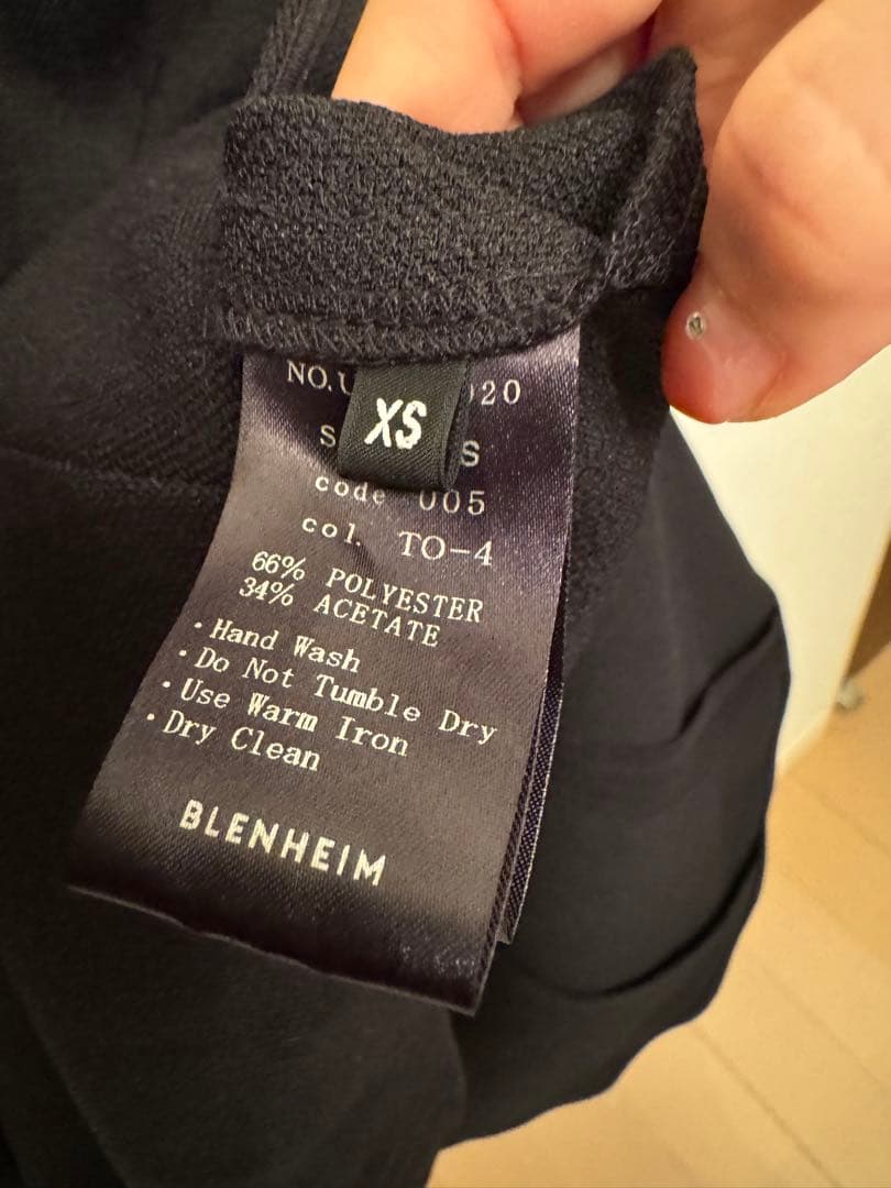 ⭐︎新品⭐︎BLENHEIM 黒　サラリとシャリ感のあるロングスカート