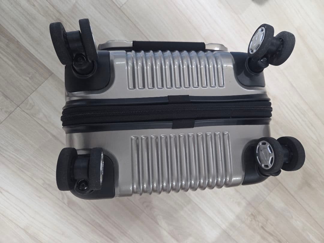 BERMAS 34lハードキャリー　フロントオープン