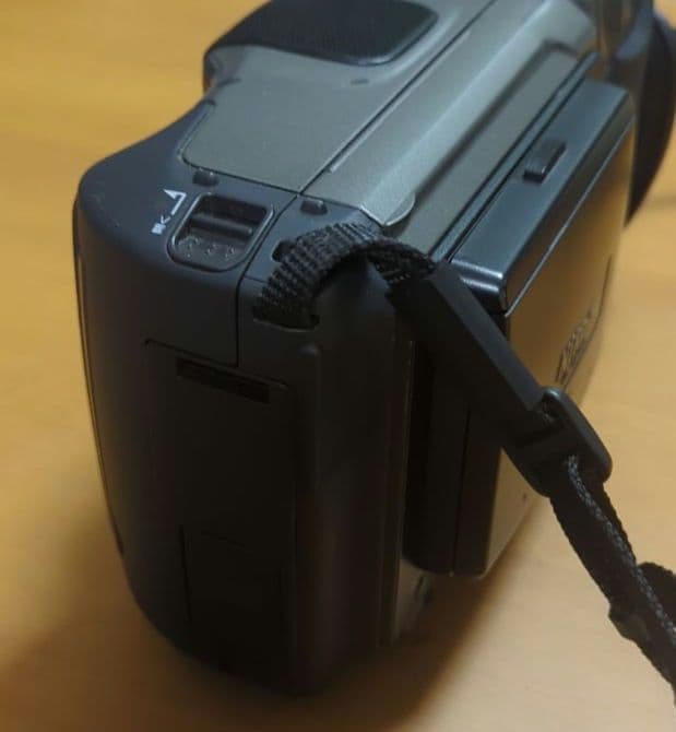 ⭐️お買い得⭐️VS GH2 NIKON　Hi8 ビデオカメラ 動作未確認