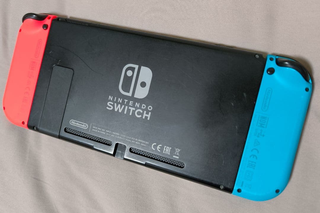 Nintendo switch 本体（箱無し）※コントローラーに不良あり