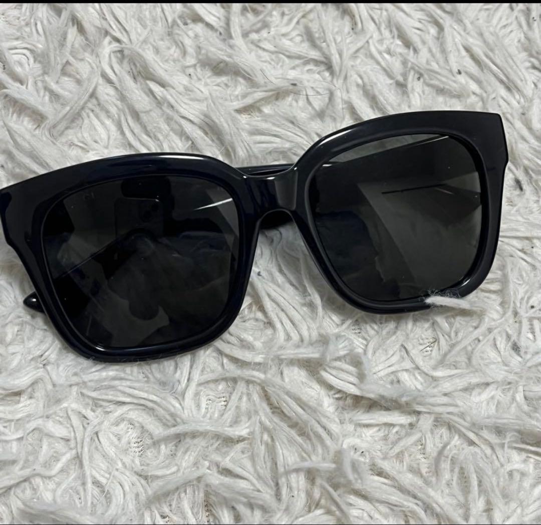 GUCCI グッチ　サングラス　ブラック