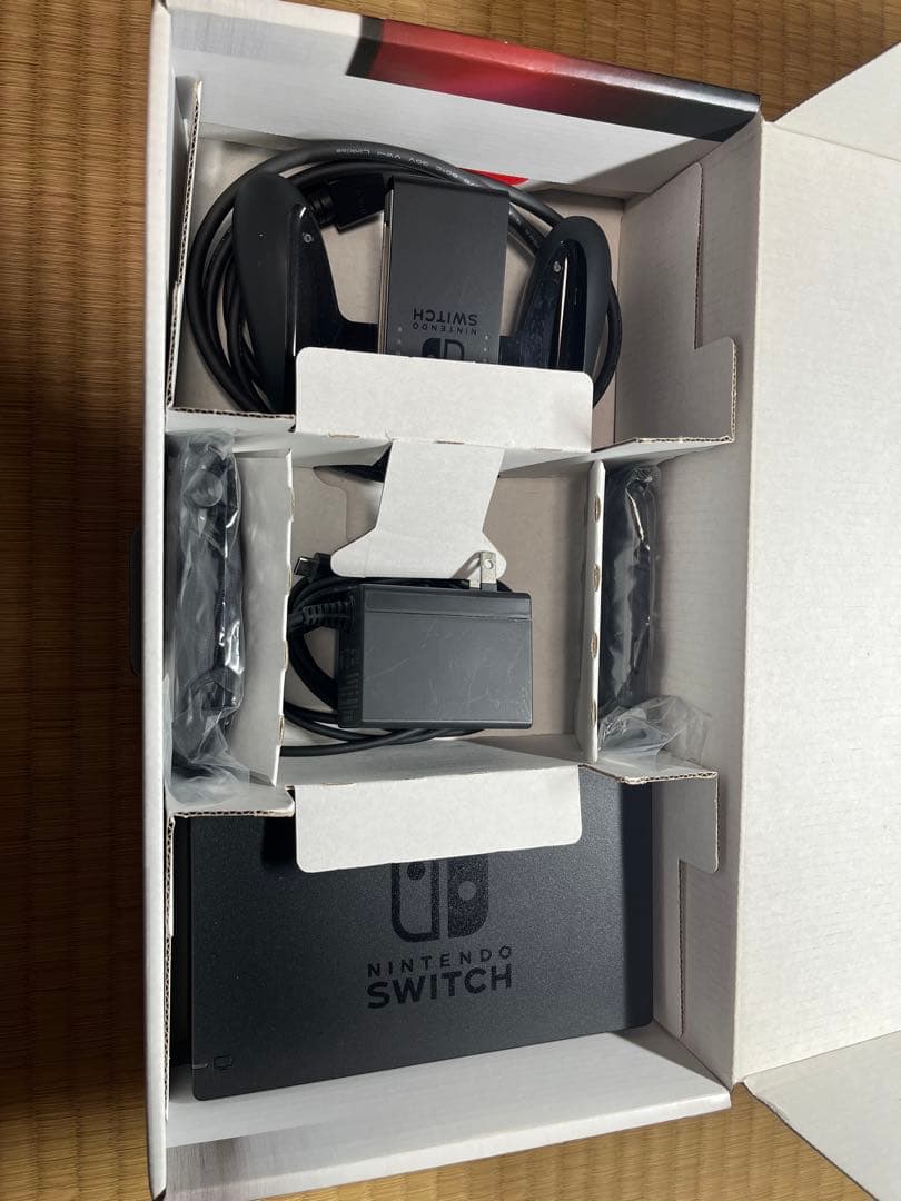 ｌ*ｏ様 Nintendo Switch 本体 青と黄色のJoy-Con付き