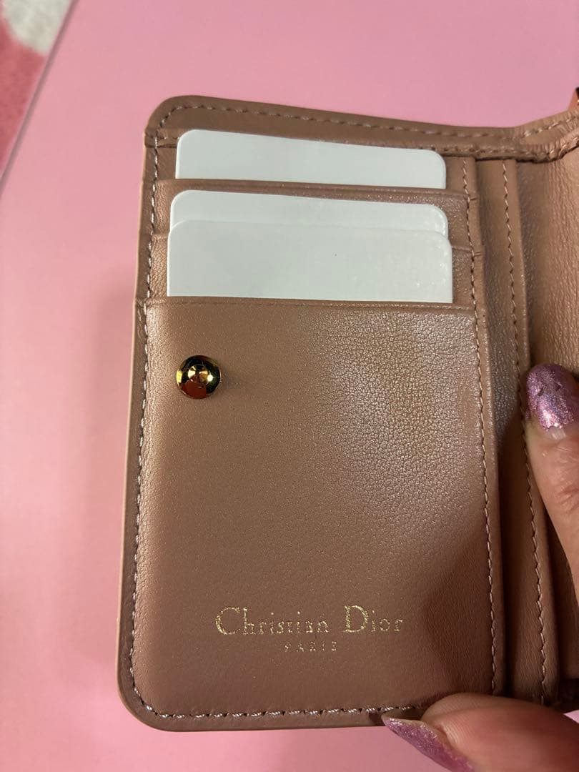 『未使用』DIOR エナメルカナージュ2つ折財布　ベビーピンク