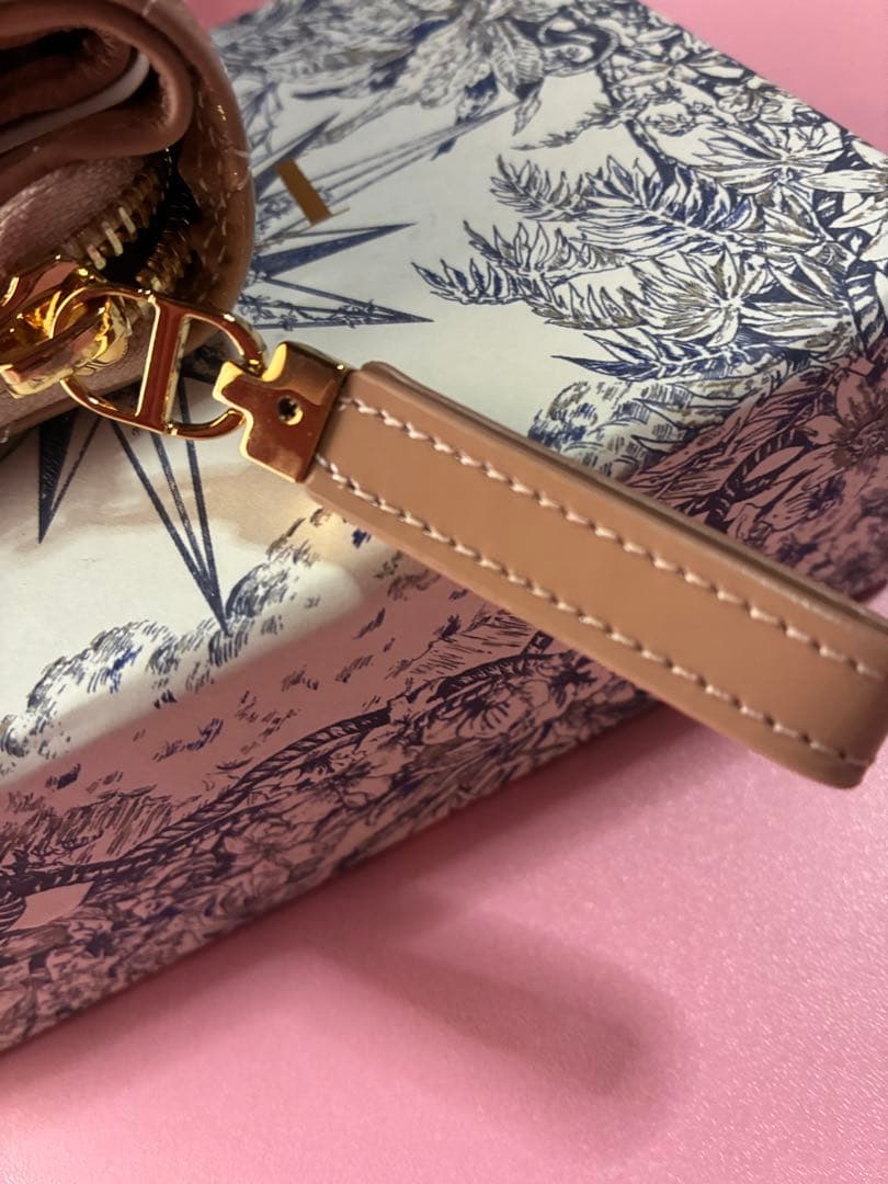 『未使用』DIOR エナメルカナージュ2つ折財布　ベビーピンク