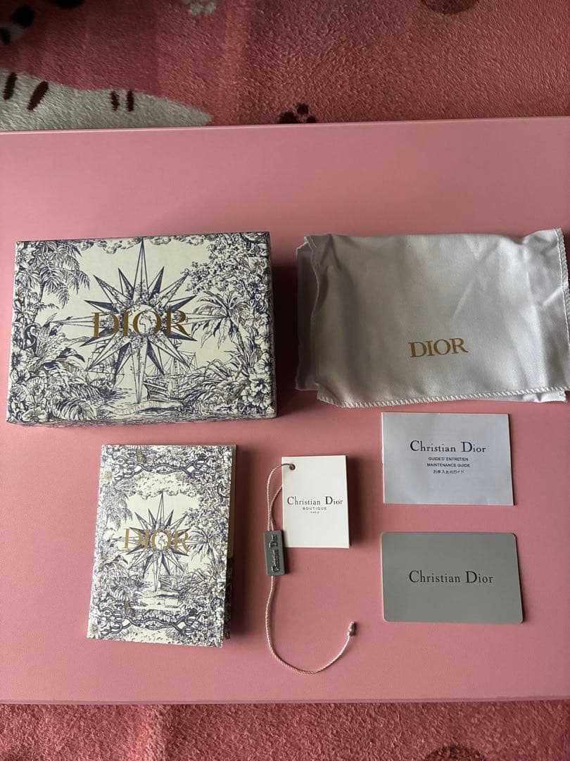『未使用』DIOR エナメルカナージュ2つ折財布　ベビーピンク