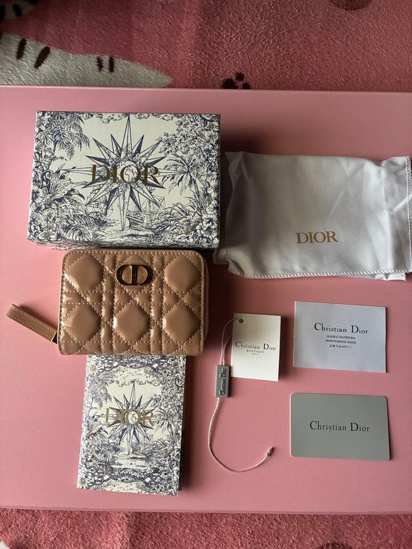 『未使用』DIOR エナメルカナージュ2つ折財布　ベビーピンク