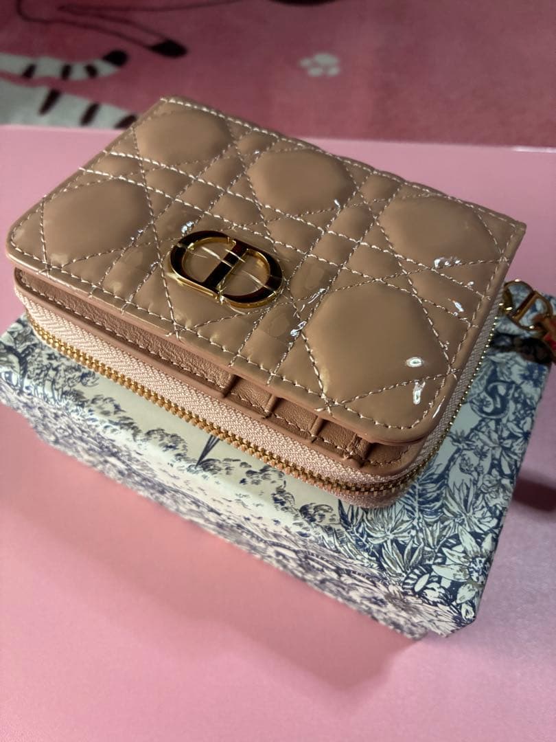 『未使用』DIOR エナメルカナージュ2つ折財布　ベビーピンク