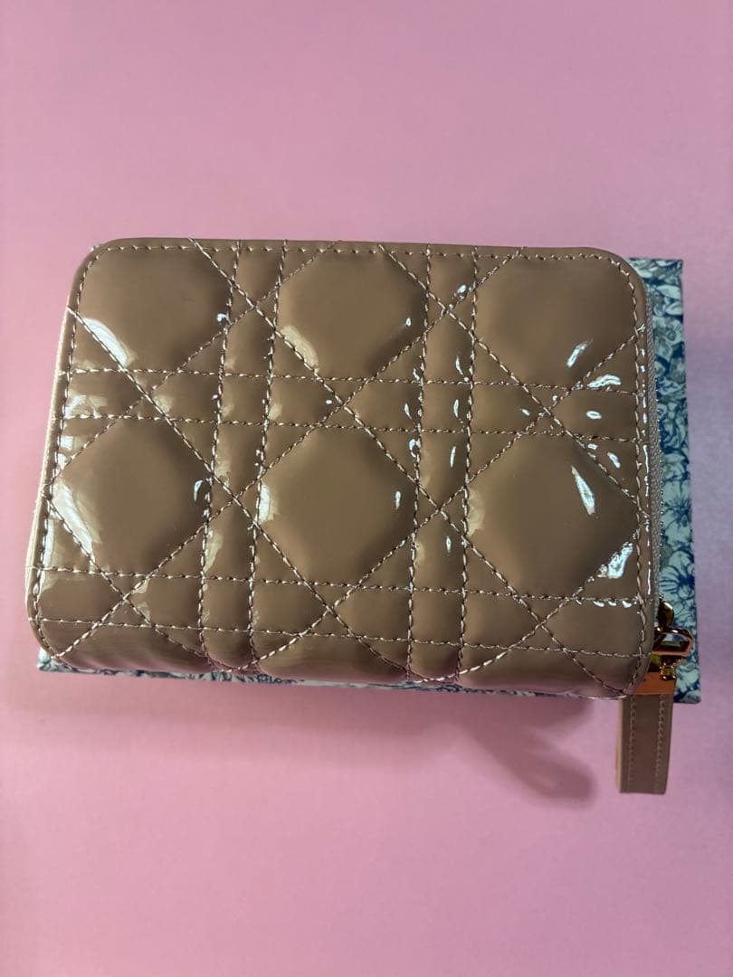 『未使用』DIOR エナメルカナージュ2つ折財布　ベビーピンク