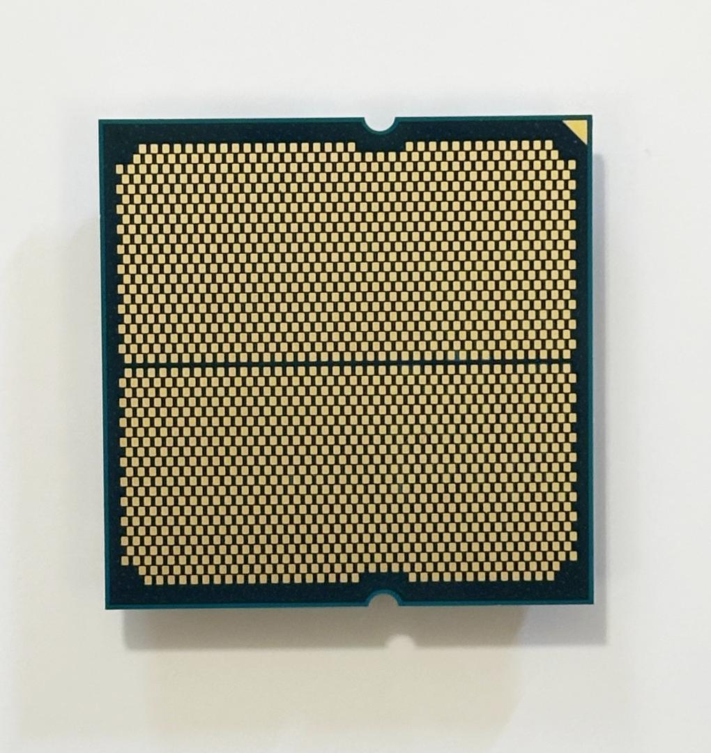 【ジャンク品】AMD Ryzen 7 9800X3D CPU