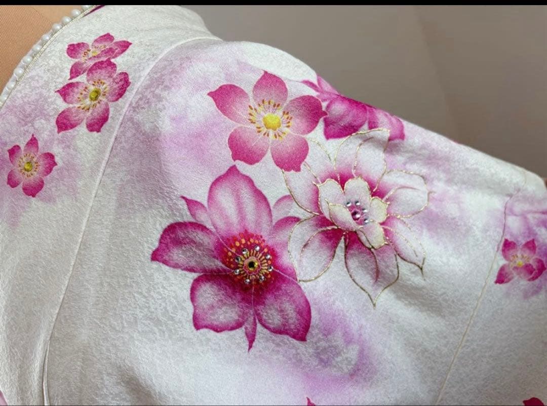 未使用に近い　正絹豪華振袖フルセット　ユリ　ピンク系 花柄 成人式に