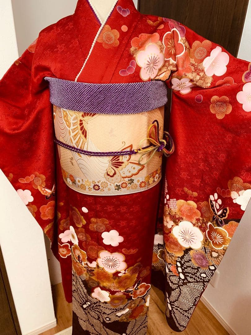 振袖単品　袷 梅 蝶 金糸 絞り 赤 正絹 秀品
