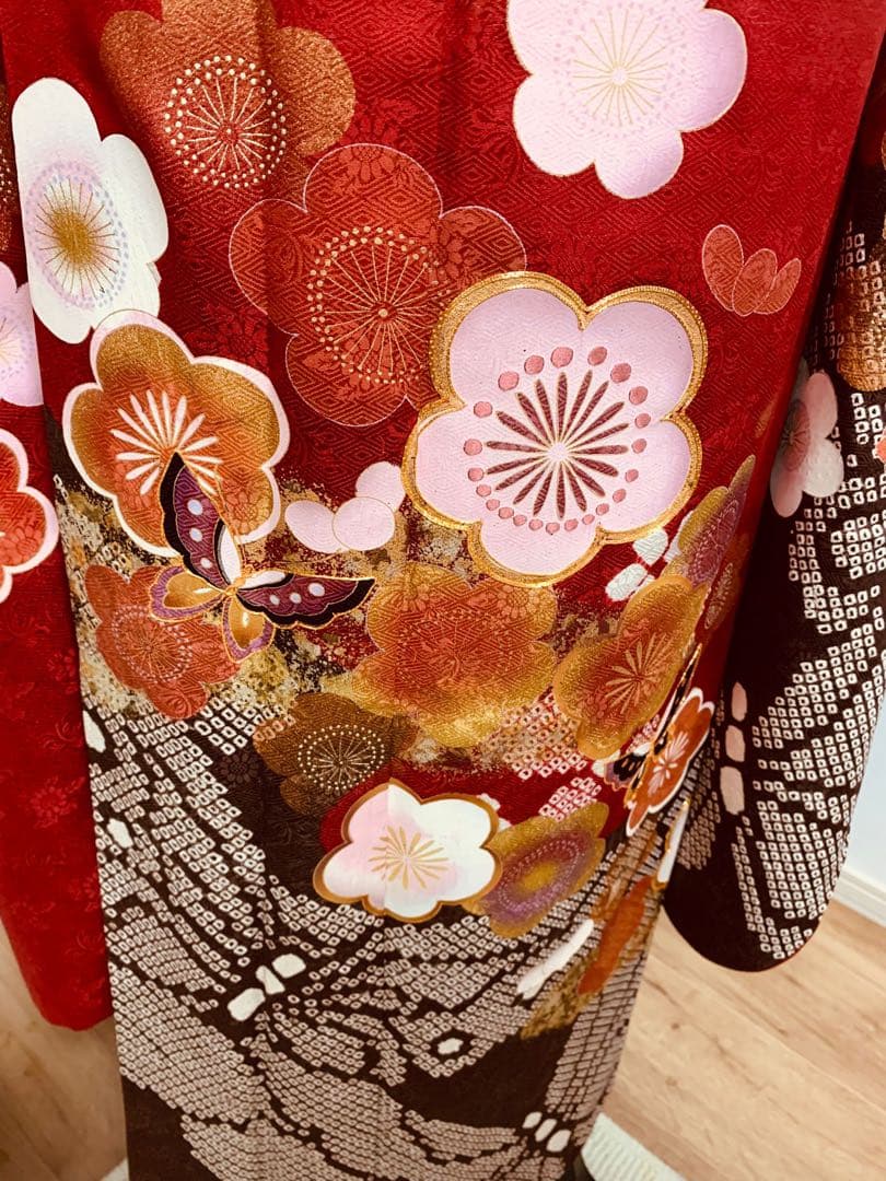 振袖単品　袷 梅 蝶 金糸 絞り 赤 正絹 秀品